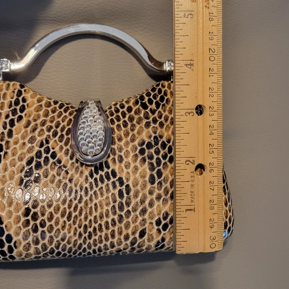 Vintage Alligator Small  Handbag/Solderbag, chain Strap. - Picture 9 of 10